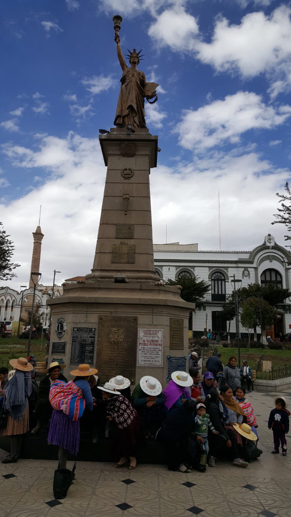 Mines Potosi Bolivie statue liberté