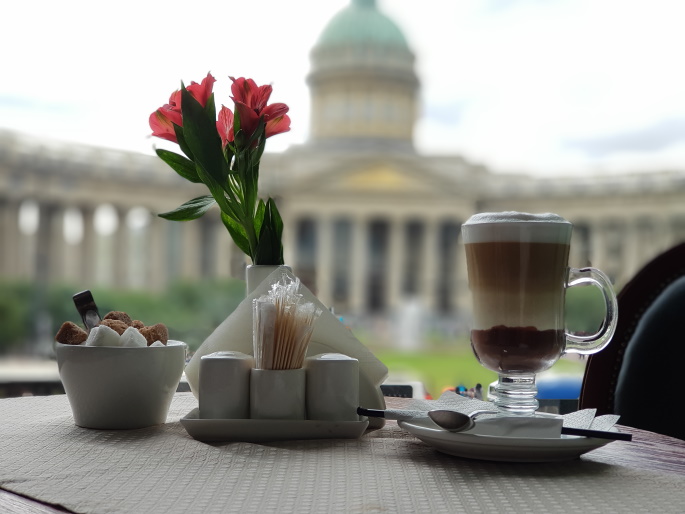 café vue Notre-Dame-de-Kazan Saint pétersbourg
