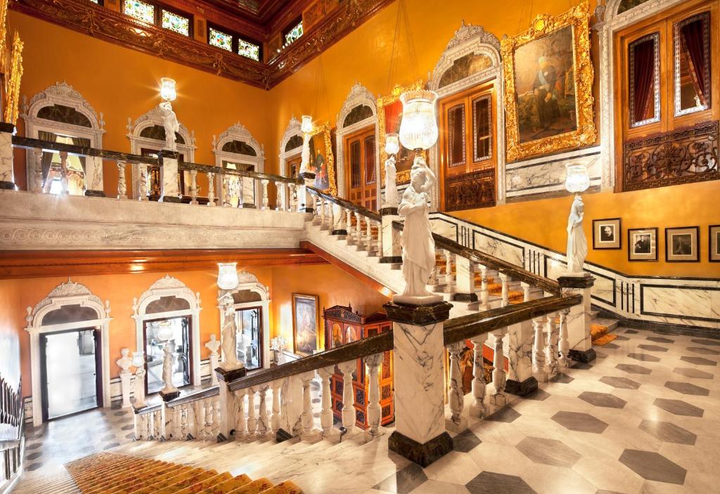 Taj Falaknuma Palace