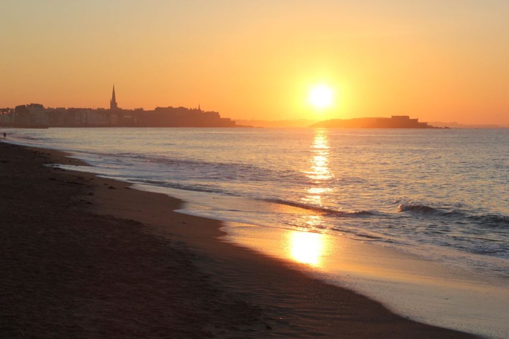 Plage coucher de soleil