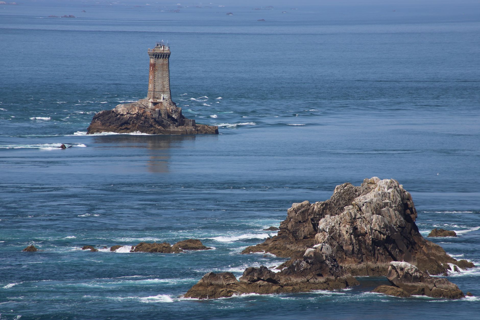 Ar-Men : 14 ans pour bâtir le phare au bout du Finistère