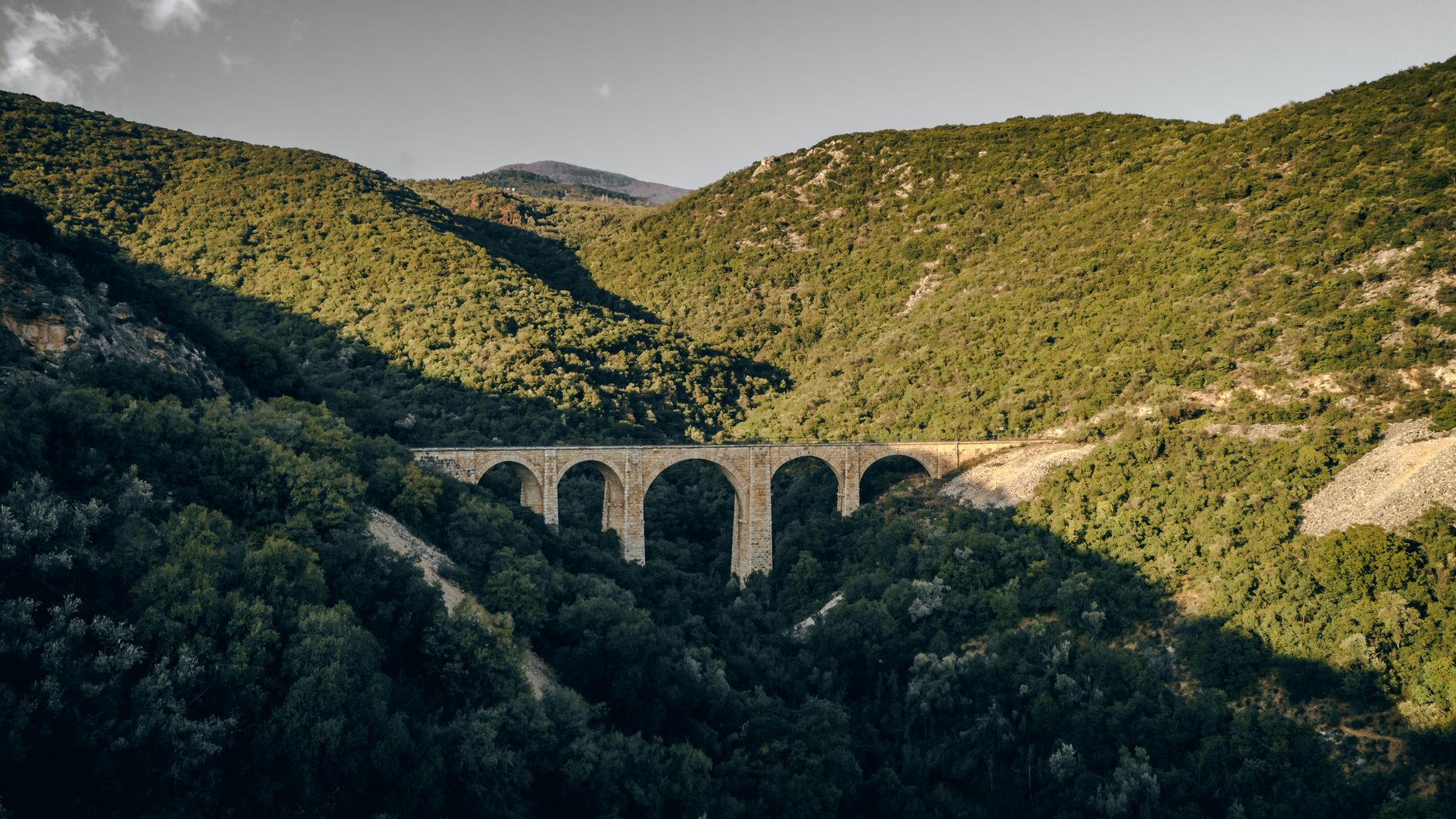 Viaduc de Millau : 343 mètres, record mondial depuis 2004